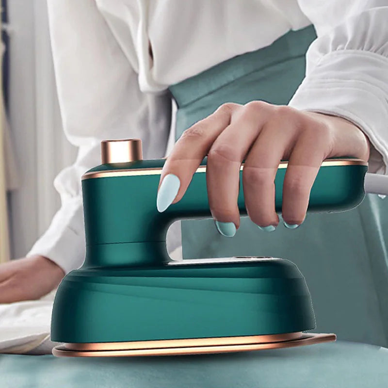 Mini Ferro De Passar Roupas A Vapor Para Viagem Bivolt - Passe suas roupas com praticidade e rapidez onde quer que esteja