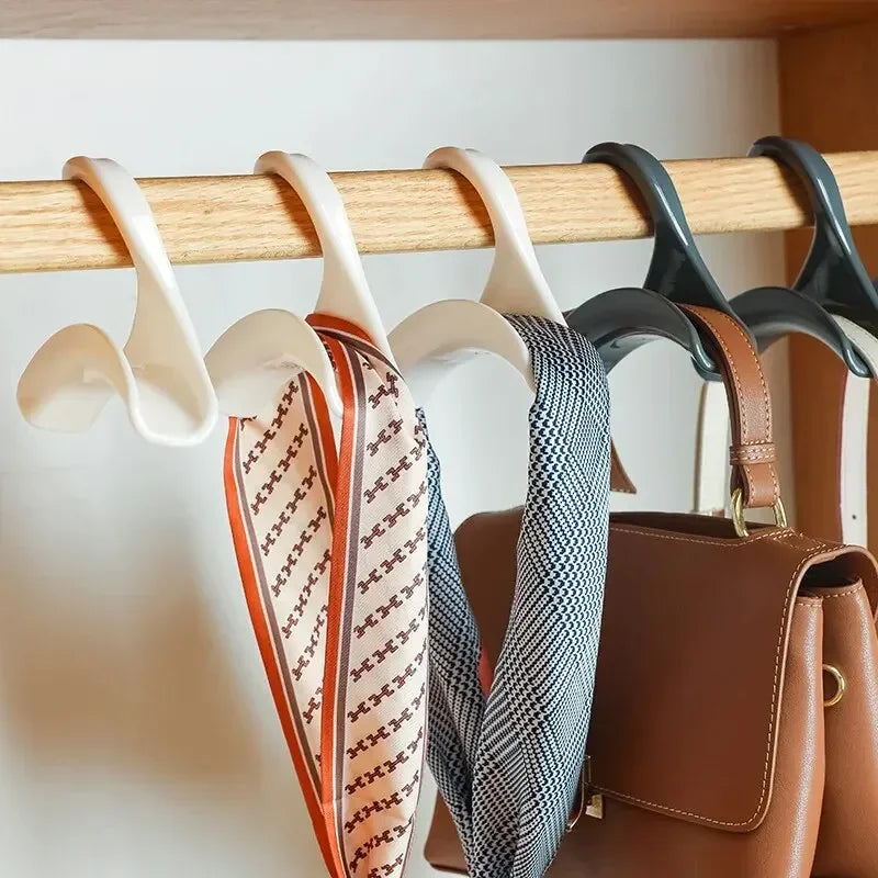 Loopy — o cuidado que traz praticidade e organização aos seus xodozinhos 🥰🧣👜 : bolsas, acessórios e tudo que você ama ter por perto
